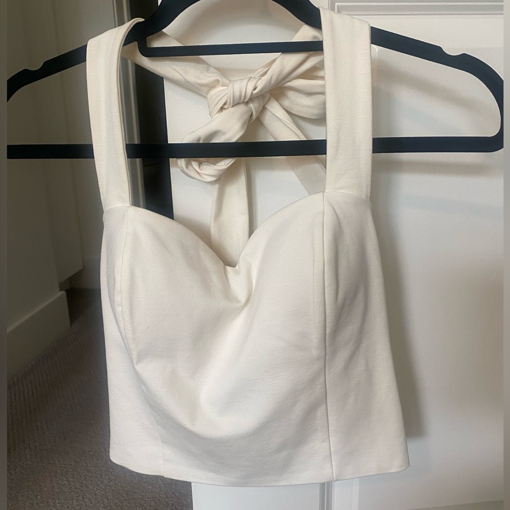 Express cropped sweetheart neck halter top. Size XS